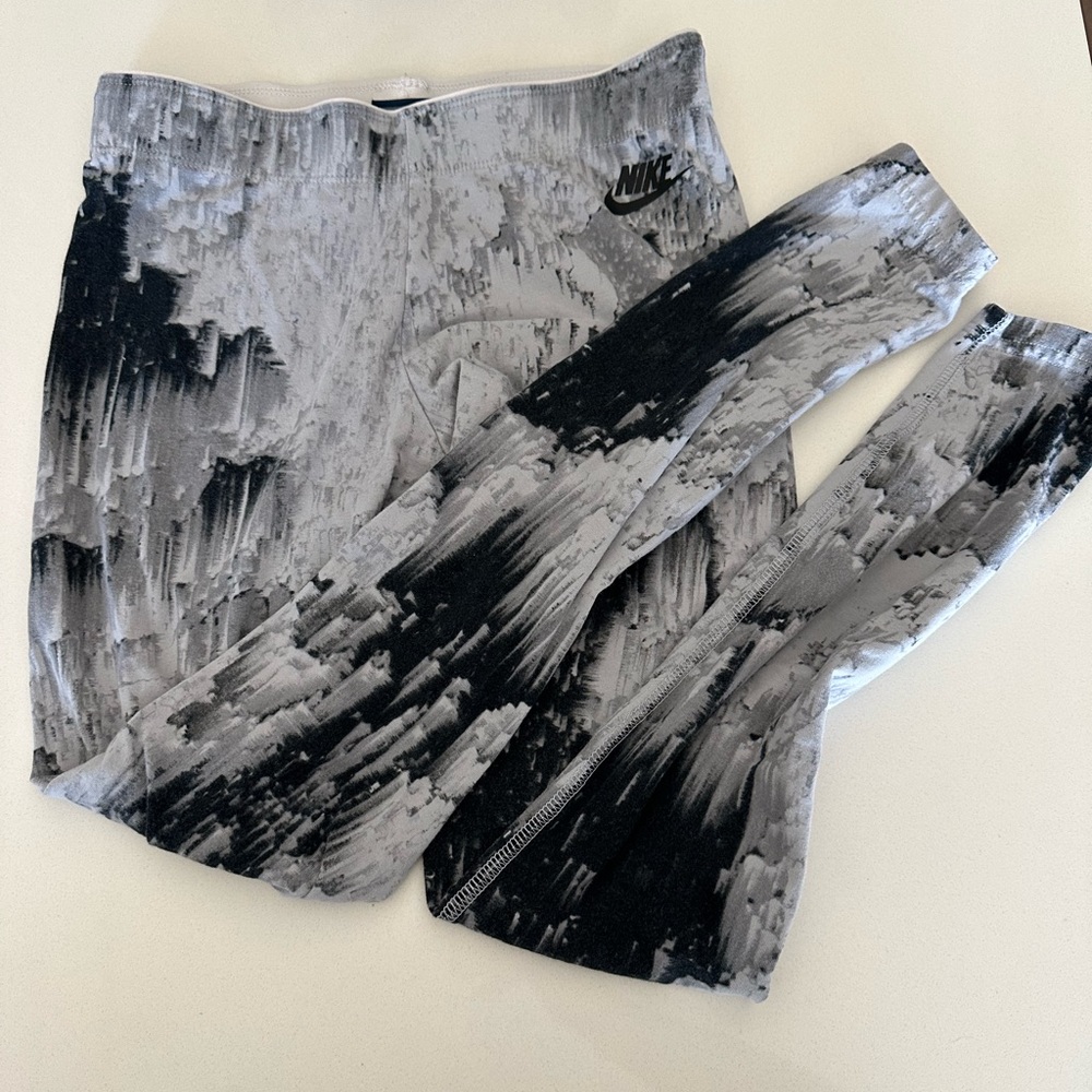 Nike leggings